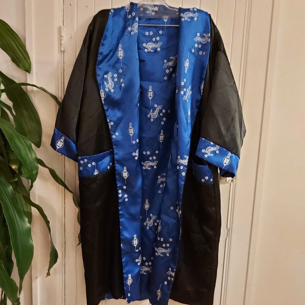 Reversible kimono/robe